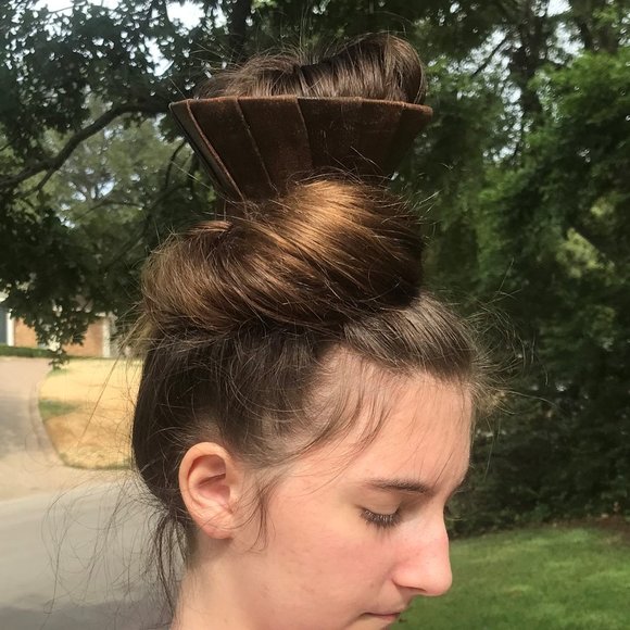 Brown Hair Crown - Picture 6 of 12